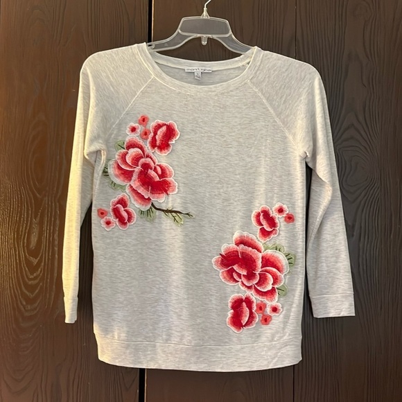 Moa Moa 3/4 sleeved really soft t-shirt fabric with embroidered flowers. Size S - Picture 1 of 11